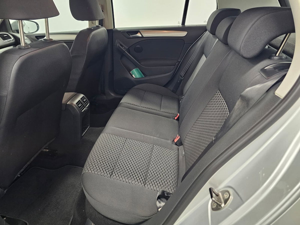 Volkswagen Golf 1.6 5p. Trendline (14)