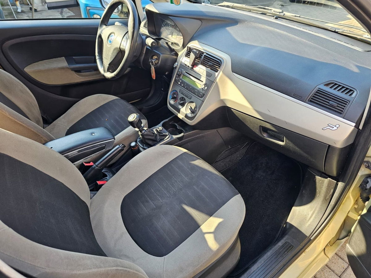 Fiat Grande Punto 1.4 5 porte Dynamic (12)