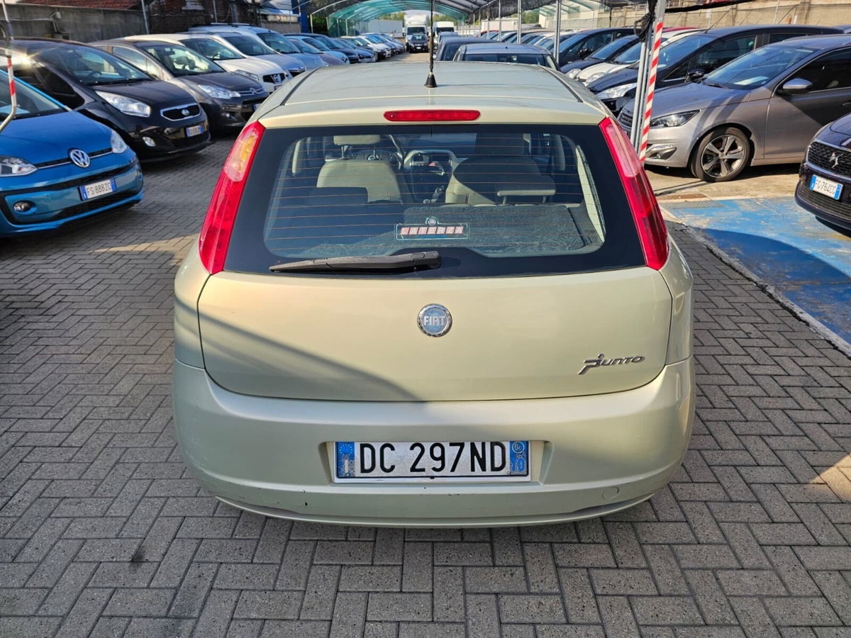 Fiat Grande Punto 1.4 5 porte Dynamic (16)