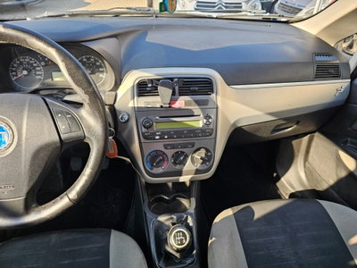 Fiat Grande Punto 1.4 5 porte Dynamic (8)