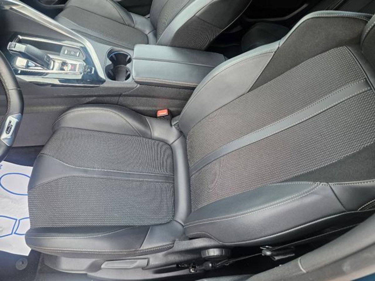 Peugeot 3008 BlueHDi 130 S&S EAT8 GT (9)