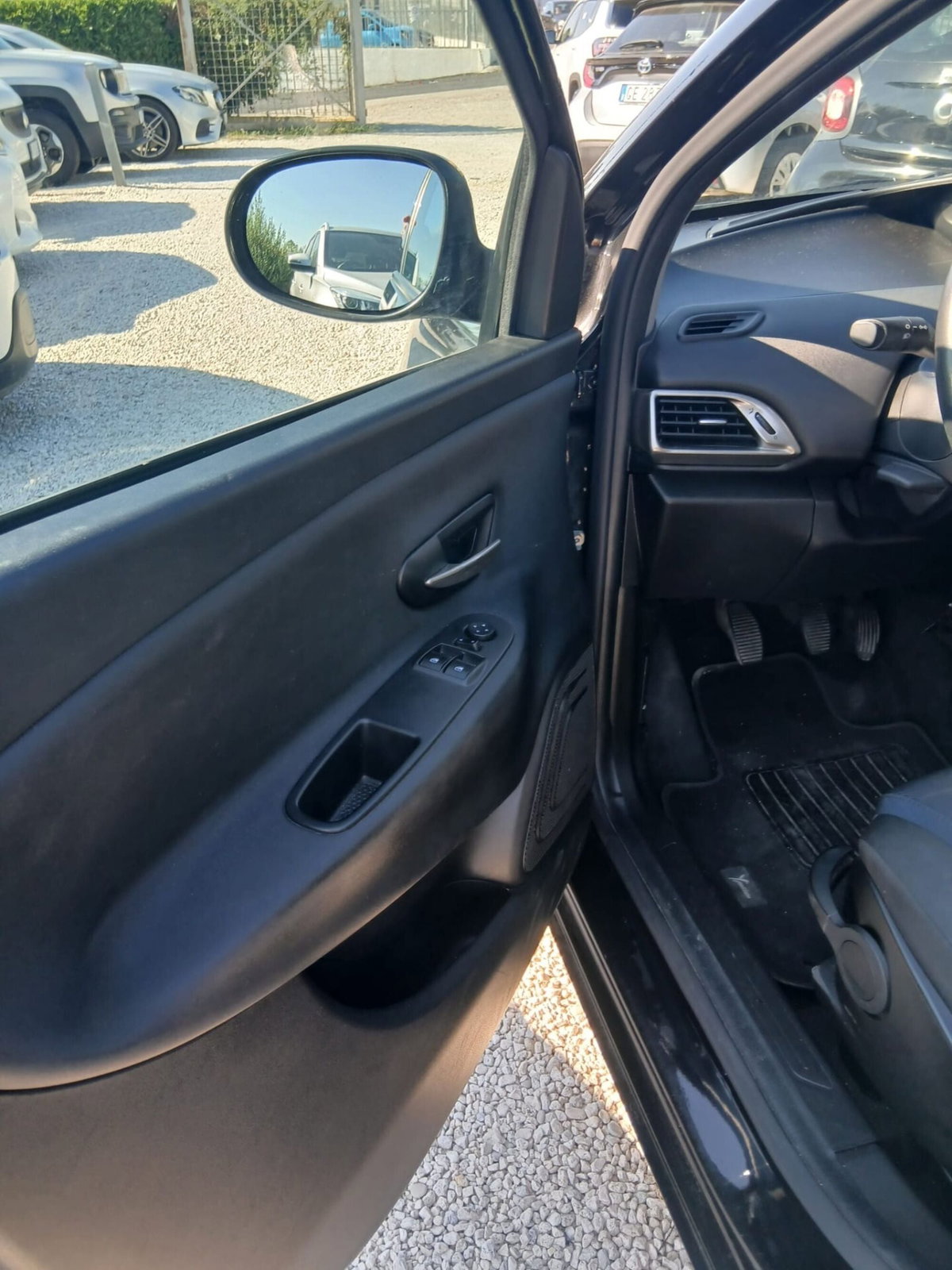 Lancia Ypsilon 1.0 FireFly 5 porte S&S Hybrid Ecochic UnYca (6)