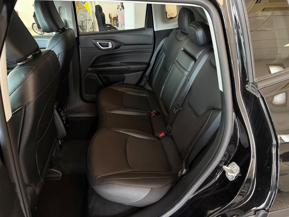 Jeep Compass 1.3 T4 190CV PHEV AT6 4xe Business Plus (15)
