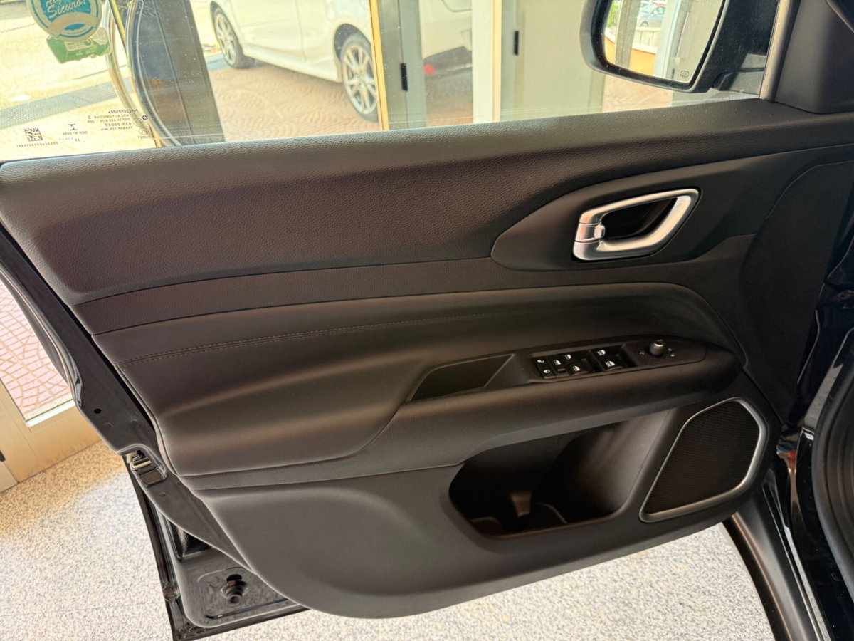 Jeep Compass 1.3 T4 190CV PHEV AT6 4xe Business Plus (2)
