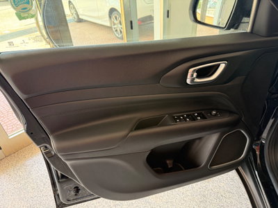 Jeep Compass 1.3 T4 190CV PHEV AT6 4xe Business Plus (2)