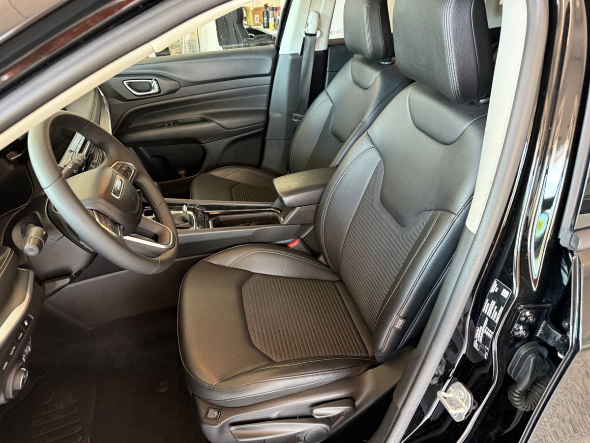 Jeep Compass 1.3 T4 190CV PHEV AT6 4xe Business Plus (3)