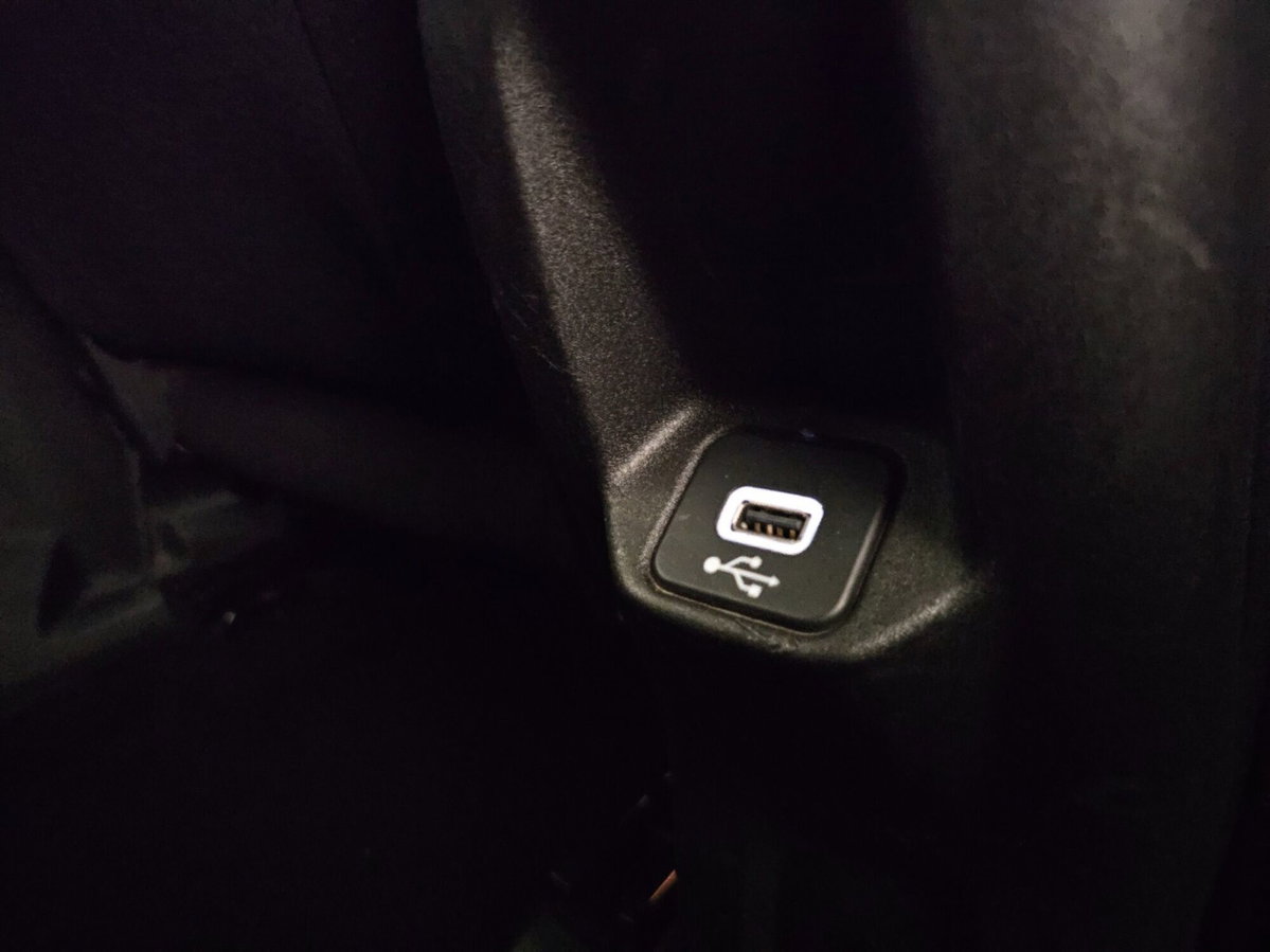 Jeep Renegade 1.6 Mjt 130 CV Limited (17)