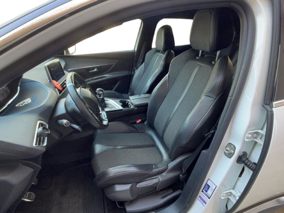 Peugeot 3008 BlueHDi 130 S&S EAT8 GT Line (10)