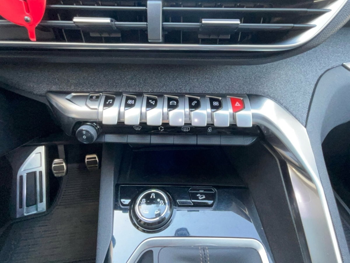 Peugeot 3008 BlueHDi 130 S&S EAT8 GT Line (13)