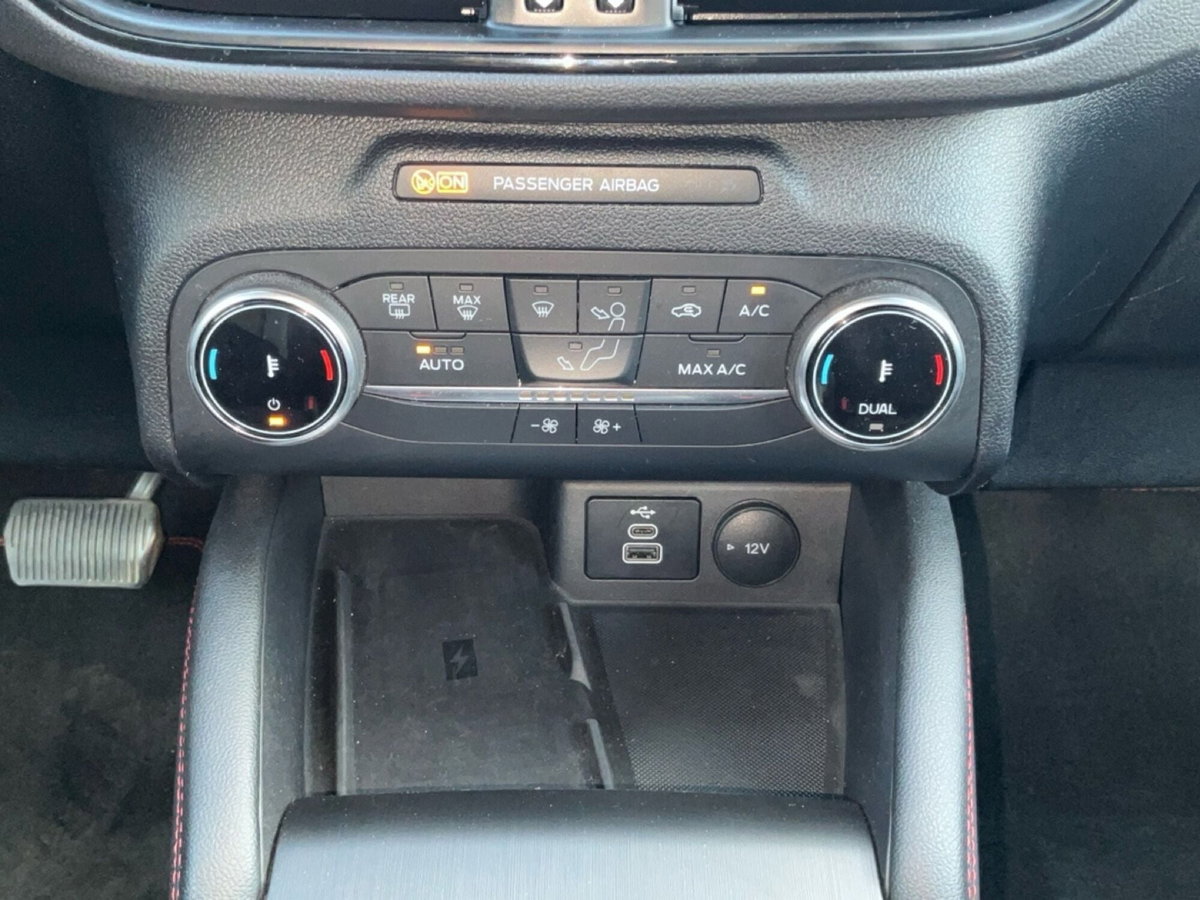 Ford Kuga 2.0 EcoBlue 120 CV aut. 2WD ST-Line X (13)