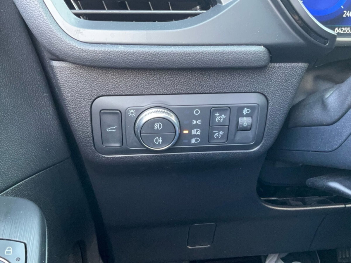 Ford Kuga 2.0 EcoBlue 120 CV aut. 2WD ST-Line X (19)