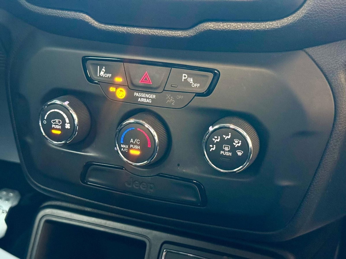 Jeep Renegade 1.6 Mjt 130 CV Limited (17)