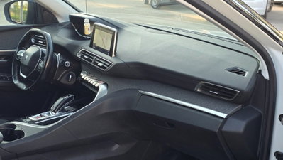 Peugeot 3008 BlueHDi 120 S&S Allure (11)