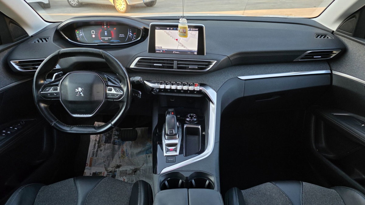Peugeot 3008 BlueHDi 120 S&S Allure (13)
