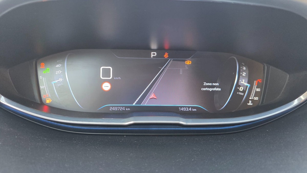 Peugeot 3008 BlueHDi 120 S&S Allure (18)