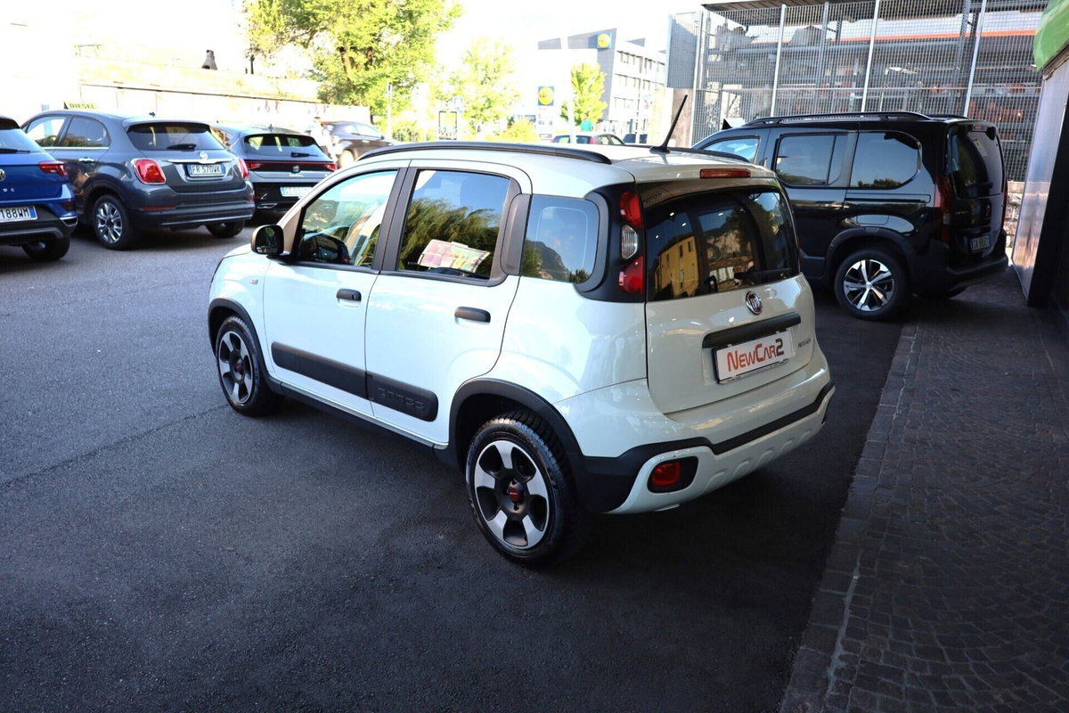 Fiat Panda 1.0 FireFly S&S Hybrid City Cross (5)