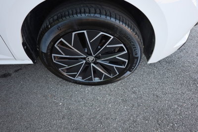 Skoda Kamiq 1.0 TSI 110 CV Dark Shade (10)