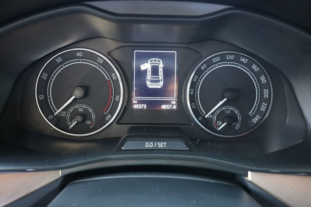 Skoda Kamiq 1.0 TSI 110 CV Dark Shade (16)