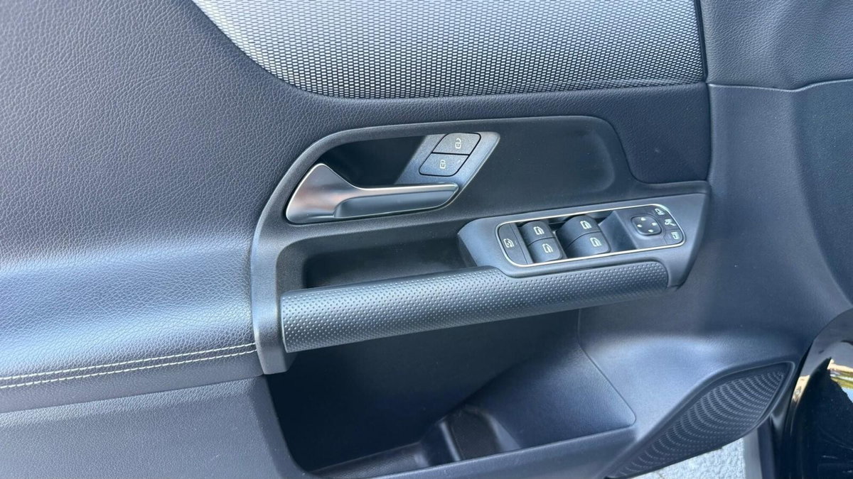 Mercedes-Benz GLB 200 d Automatic Sport (13)