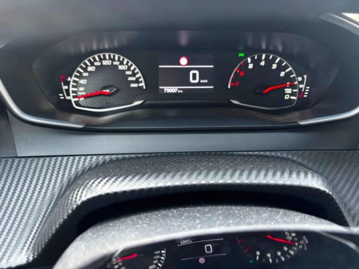 Peugeot 208 PureTech 100 Stop&Start EAT8 5 porte Allure Pack (11)