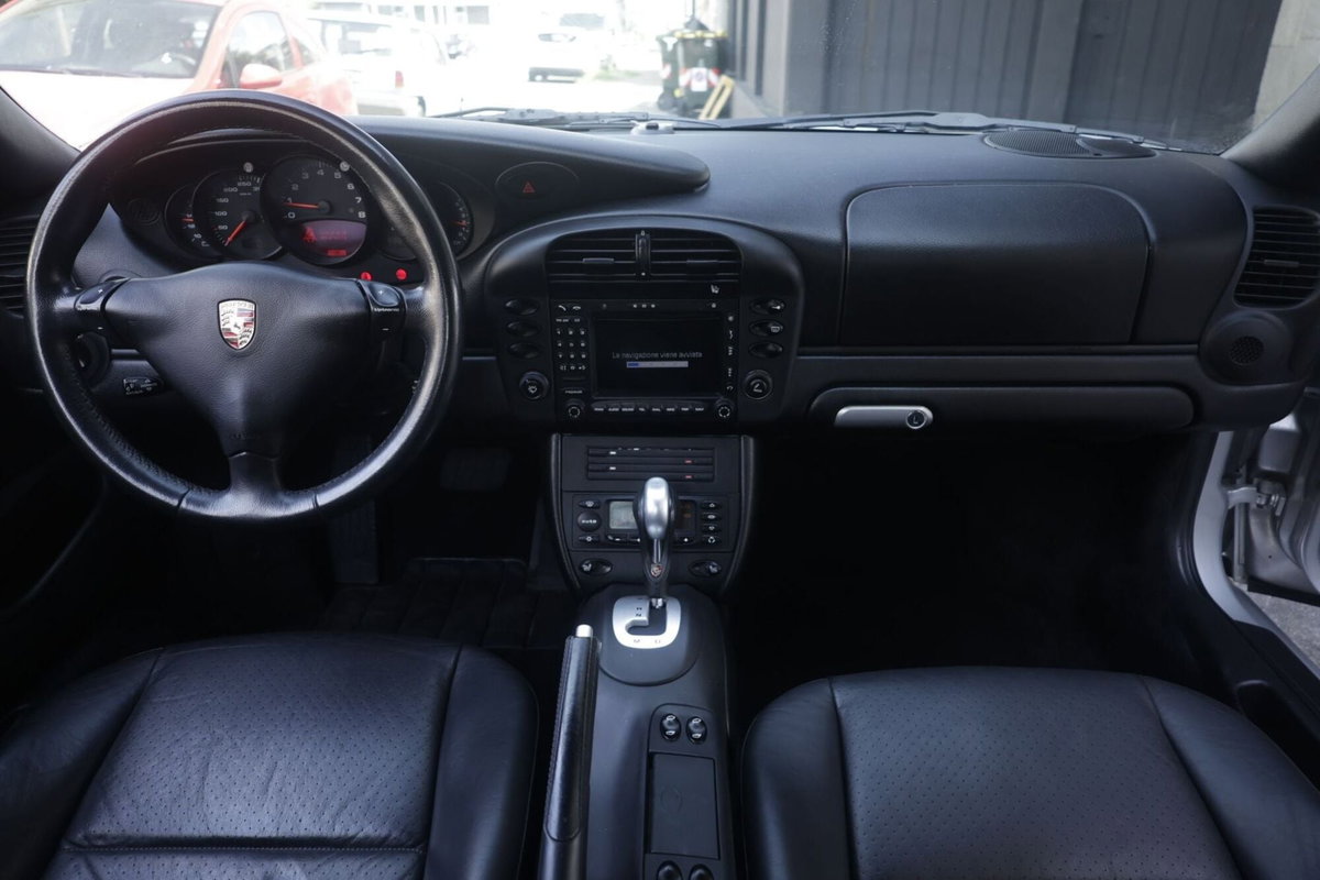 Porsche 911 Coupé Carrera 4 cat (2)