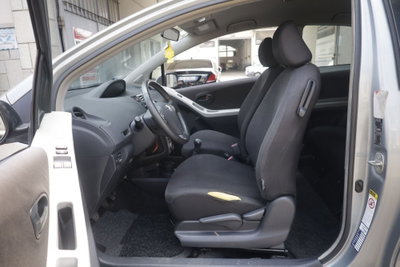 Toyota Yaris 1.0 3 porte Sol (17)