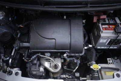 Toyota Yaris 1.0 3 porte Sol (19)