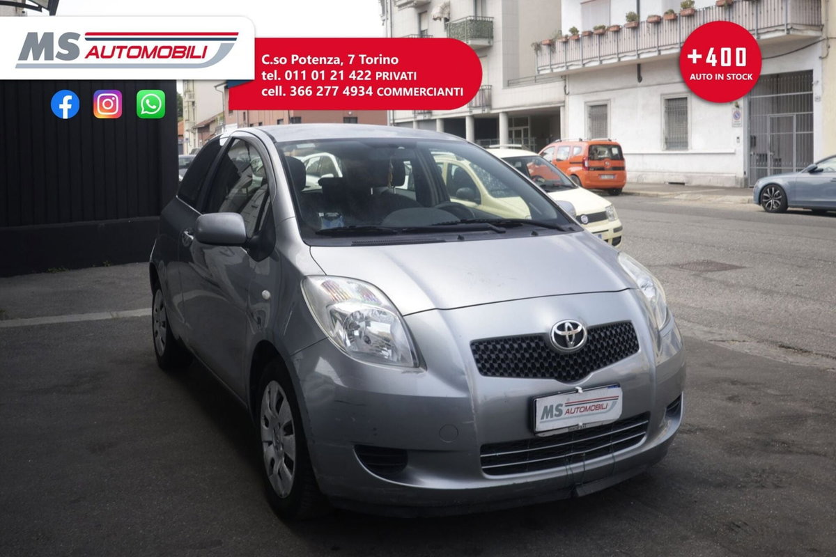 Toyota Yaris 1.0 3 porte Sol (2)