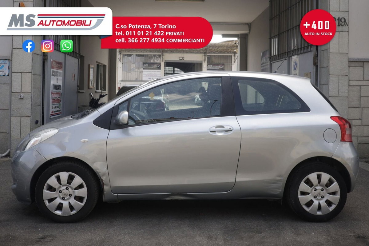Toyota Yaris 1.0 3 porte Sol (5)