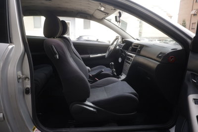 Toyota Corolla 2.0 tdi D-4D 3 porte Sol (10)