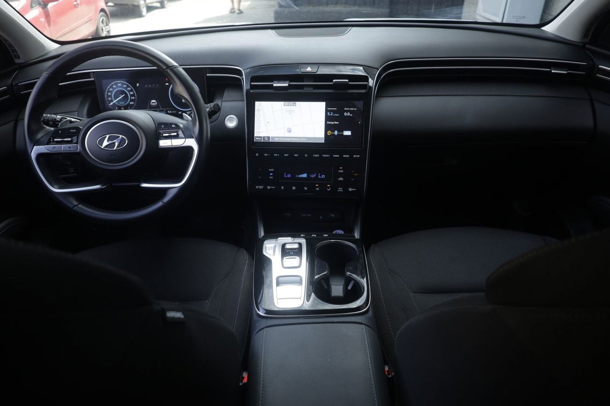 Hyundai Tucson 1.6 hev Exellence 2wd auto (2)