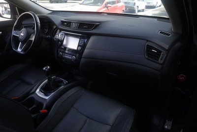 Nissan X-Trail 1.6 dCi 4WD Tekna (10)