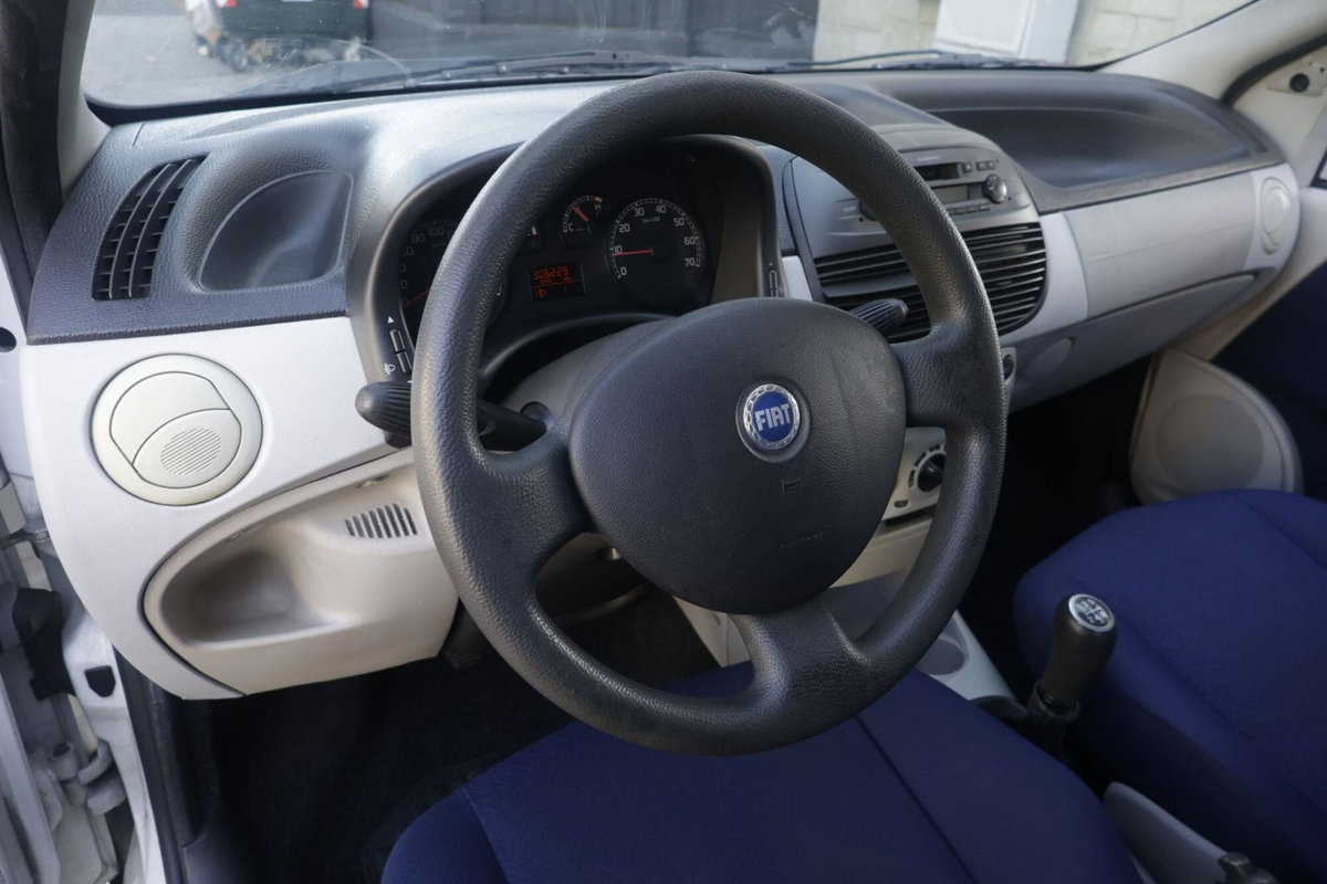 Fiat Punto 1.9 JTD 5 porte Active (14)