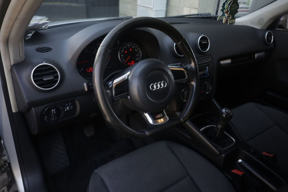 Audi A3 Sportback 2.0 16V TDI Ambition (14)