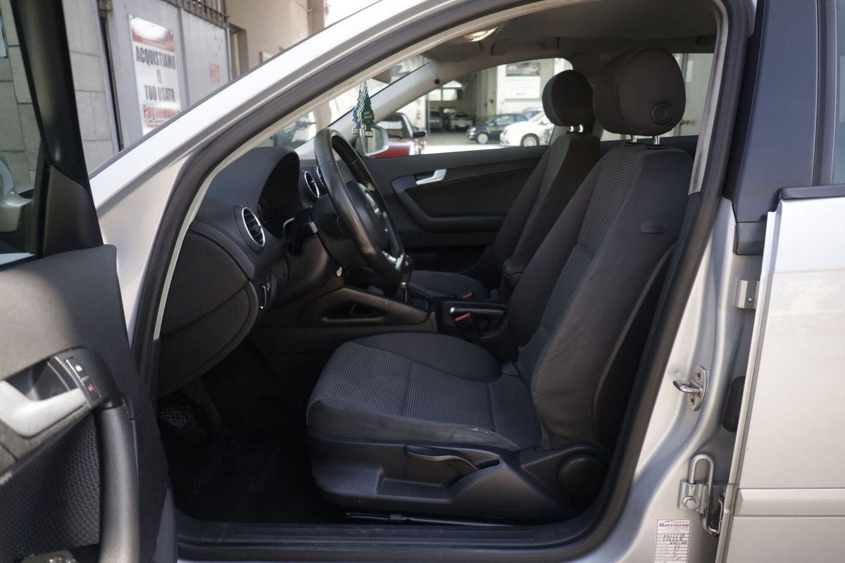 Audi A3 Sportback 2.0 16V TDI Ambition (17)