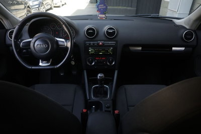 Audi A3 Sportback 2.0 16V TDI Ambition (2)