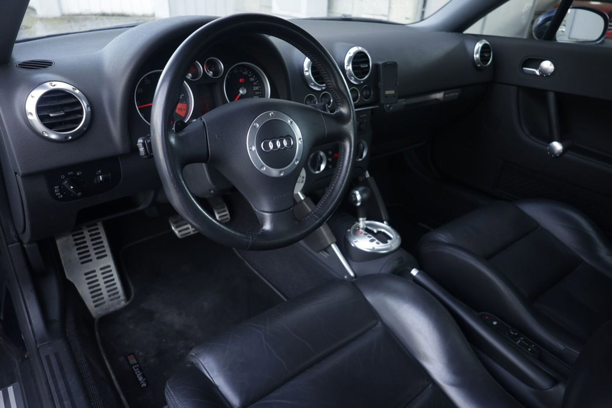 Audi TT Coupé 3.2 V6 quattro (12)