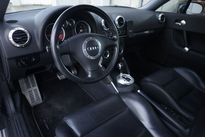 Audi TT Coupé 3.2 V6 quattro (12)