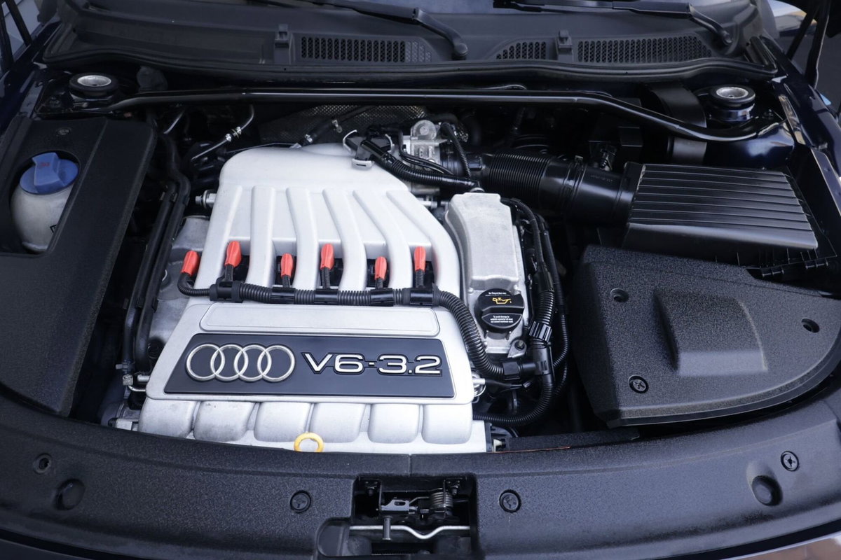Audi TT Coupé 3.2 V6 quattro (17)