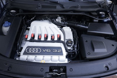 Audi TT Coupé 3.2 V6 quattro (17)