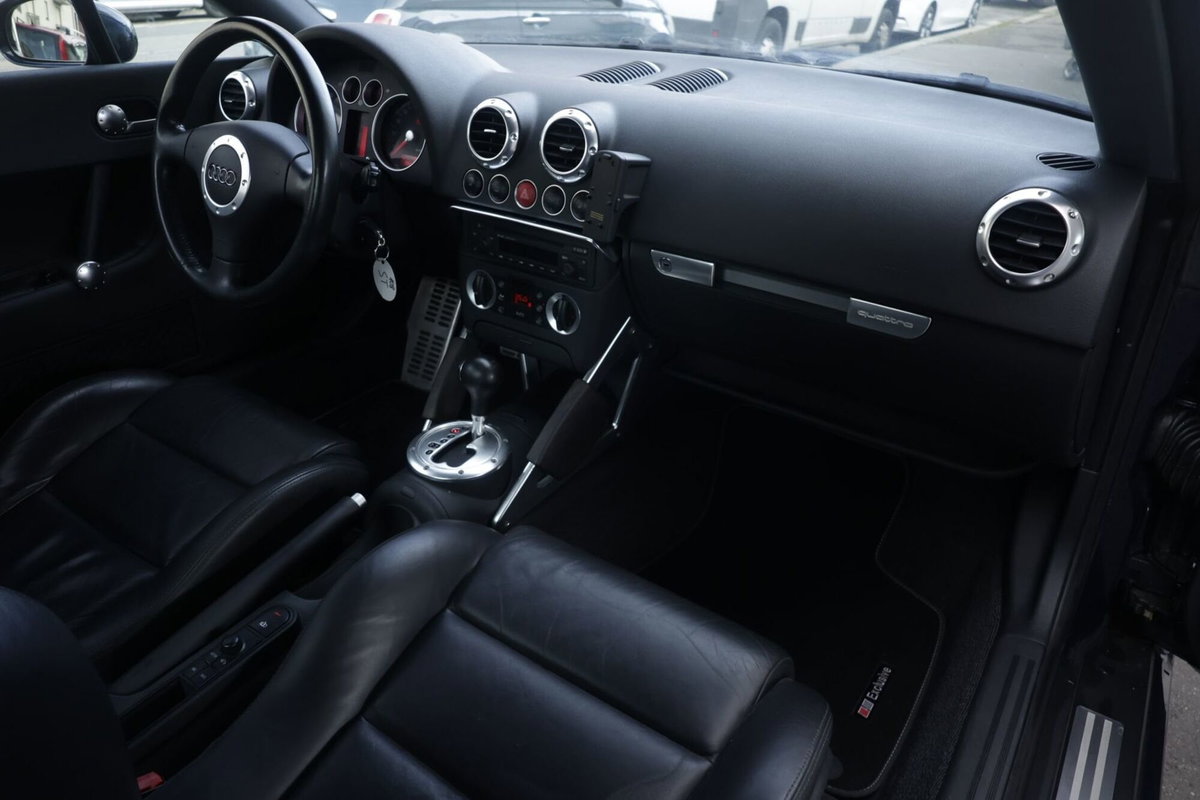 Audi TT Coupé 3.2 V6 quattro (2)