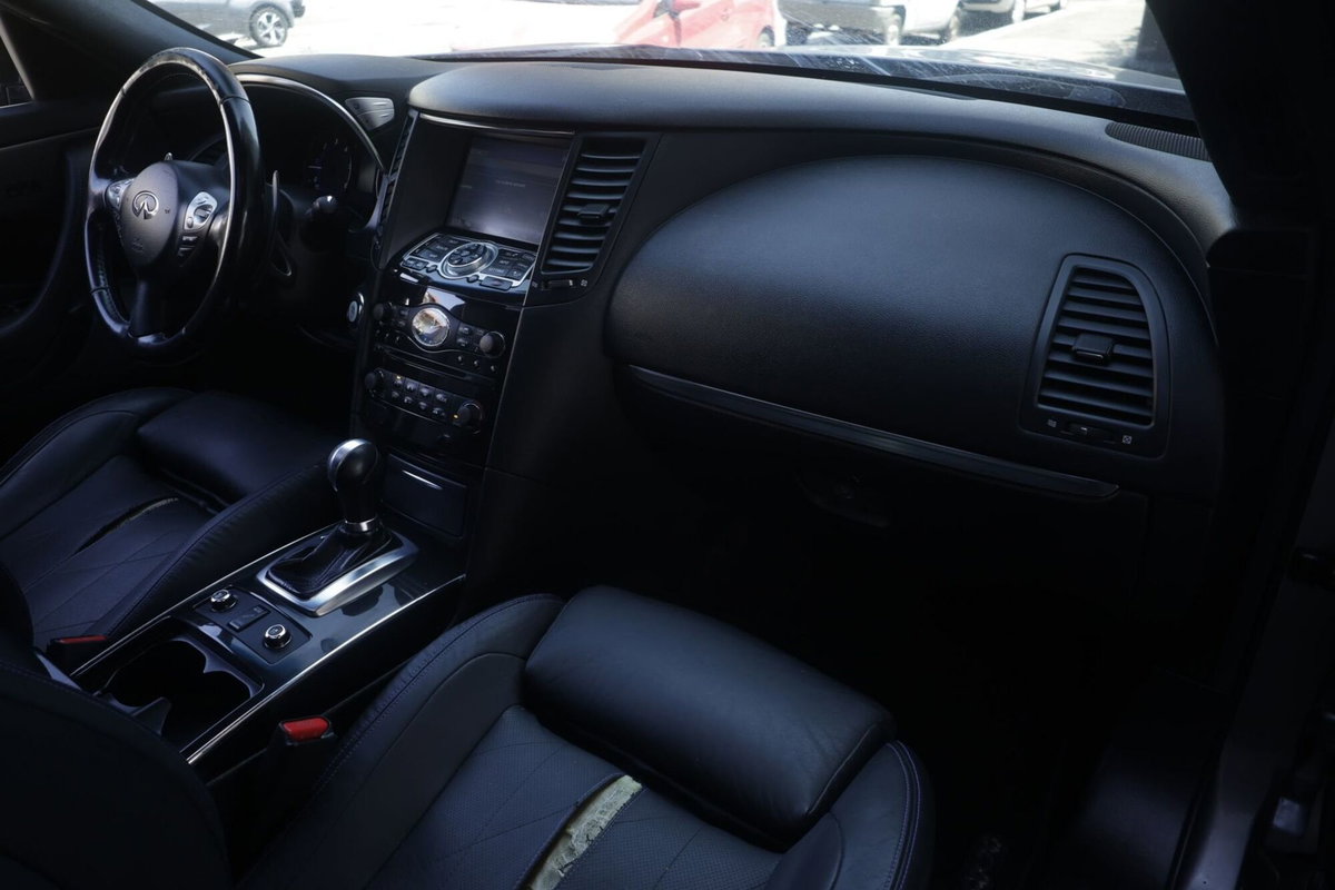 Infiniti QX70 3.0 diesel V6 AT S Premium (12)