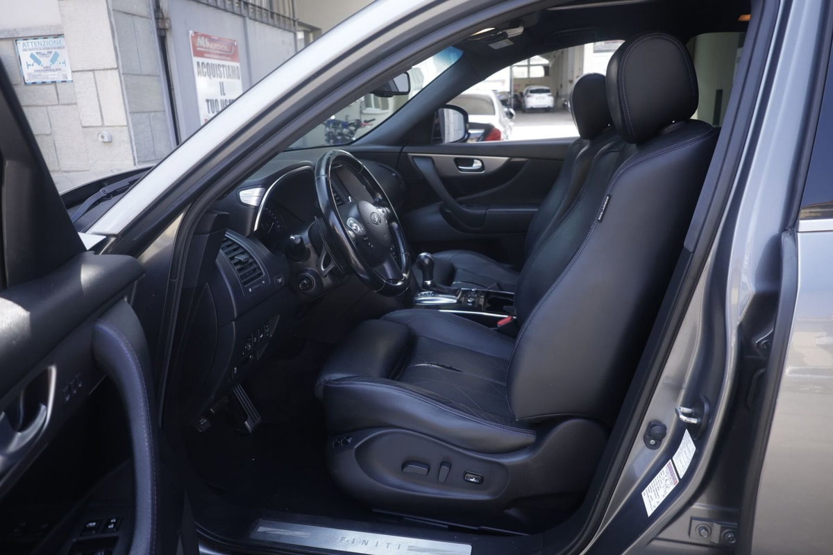 Infiniti QX70 3.0 diesel V6 AT S Premium (19)