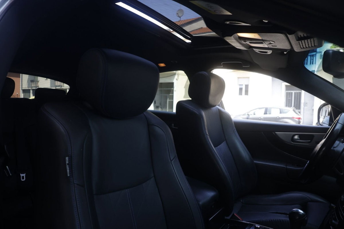 Infiniti QX70 3.0 diesel V6 AT S Premium (3)