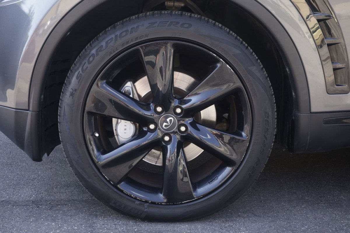 Infiniti QX70 3.0 diesel V6 AT S Premium (6)