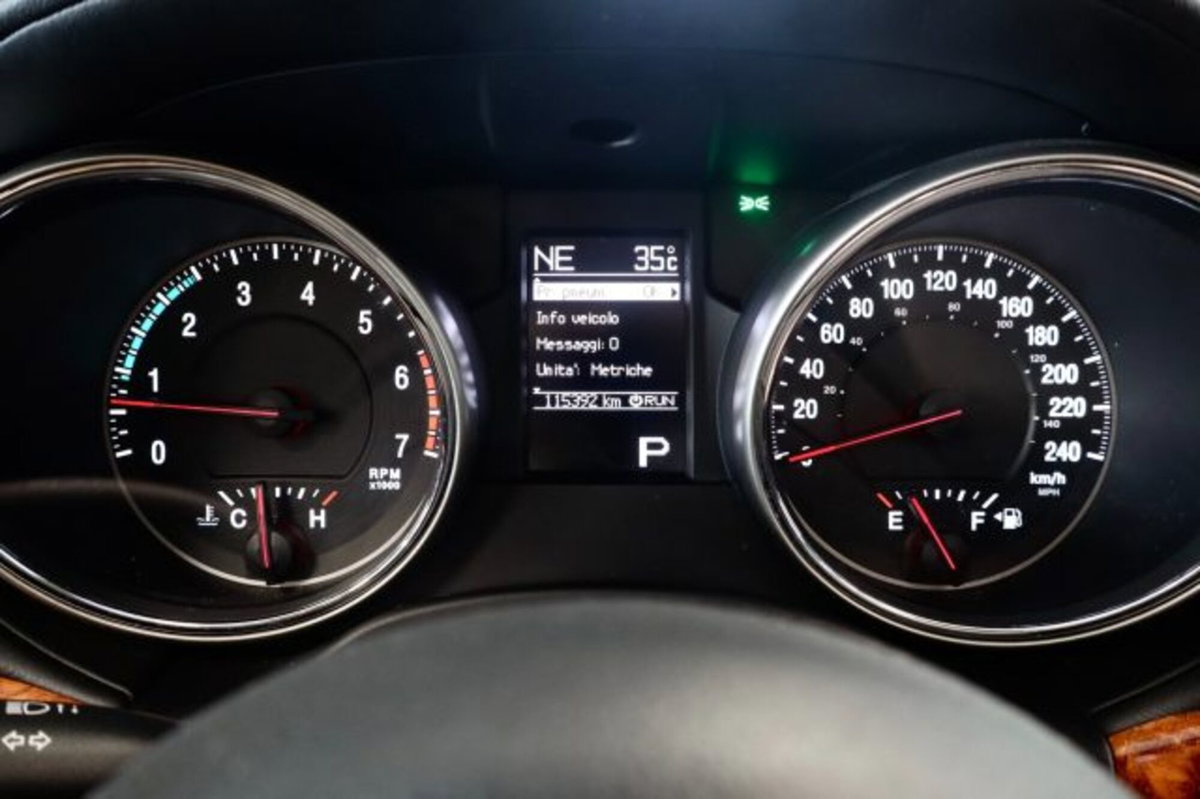 Jeep Grand Cherokee 5.7 V8 HEMI Summit (16)