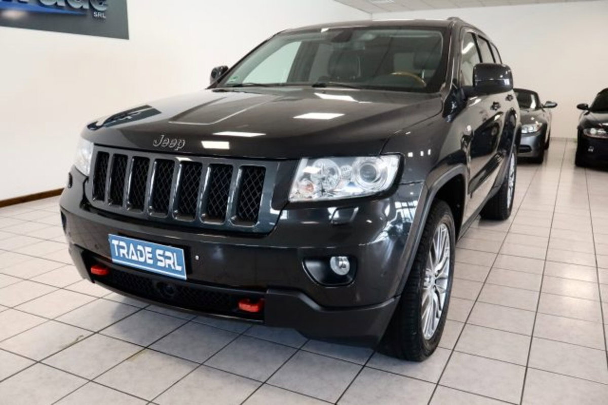 Jeep Grand Cherokee 5.7 V8 HEMI Summit (4)