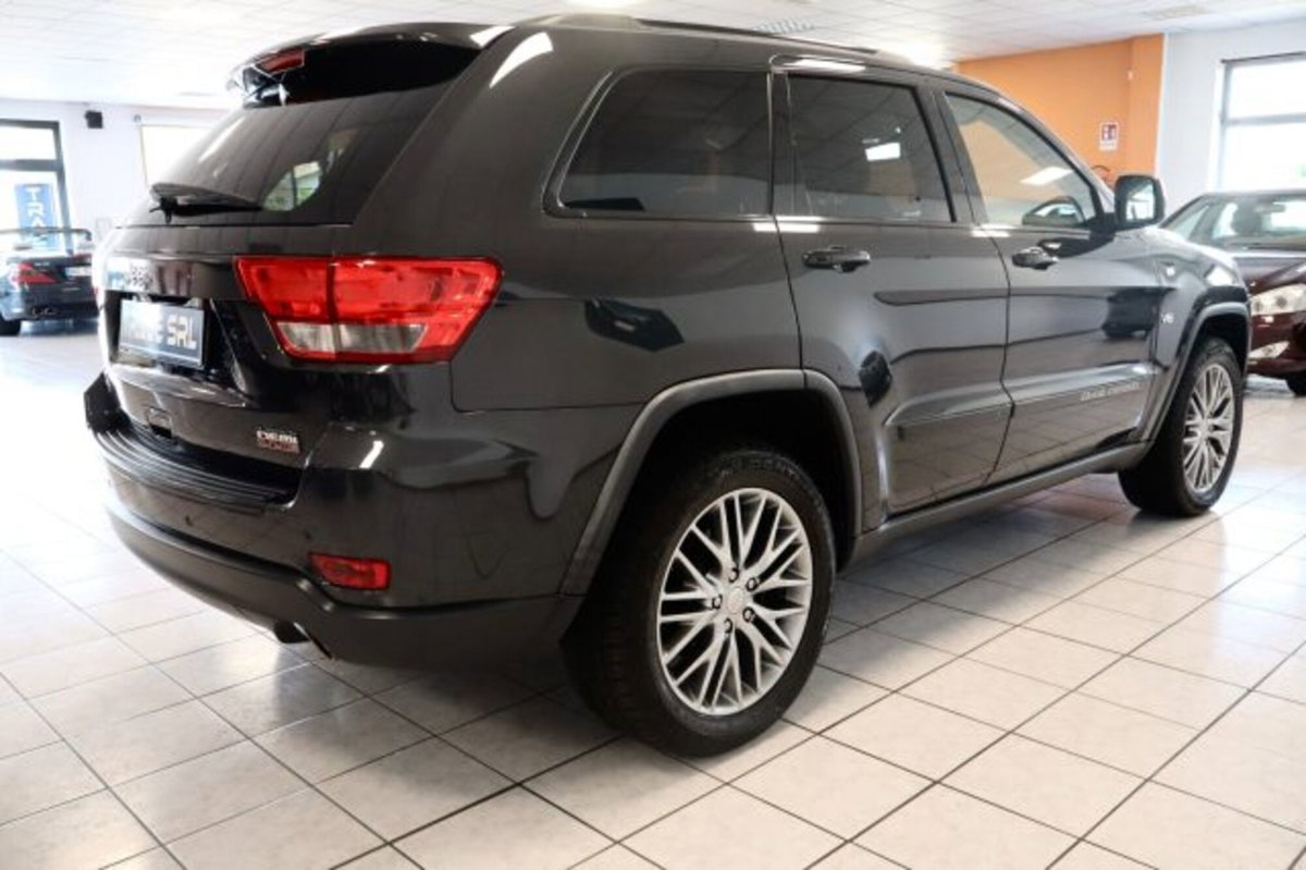 Jeep Grand Cherokee 5.7 V8 HEMI Summit (8)