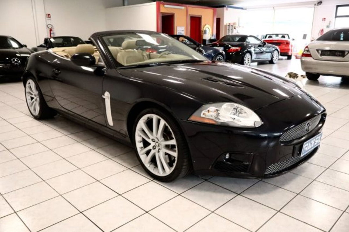 Jaguar XK 4.2 V8 Convertibile (7)