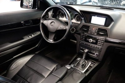 Mercedes-Benz Classe E Cabrio 200 CGI Cabrio BlueEFFICIENCY Avantgarde (11)